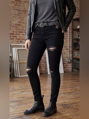 MADRID High-Rise Distressed Jeggings - Size 7